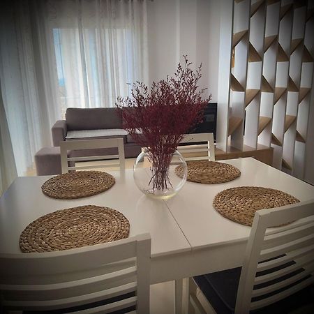 Endy Apartaments Orikum Buitenkant foto