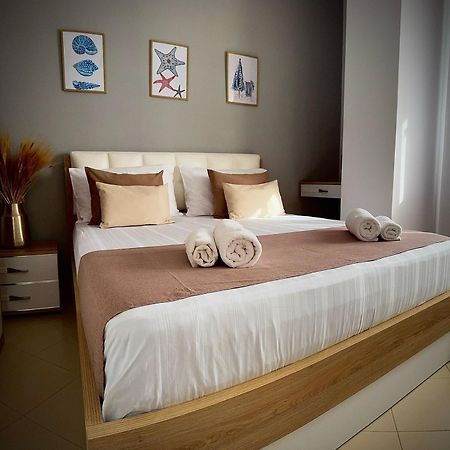 Endy Apartaments Orikum Buitenkant foto