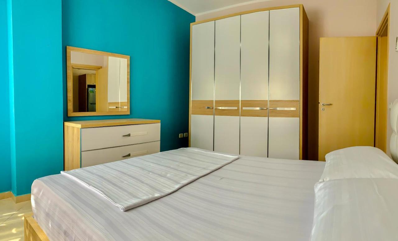 Endy Apartaments Orikum Buitenkant foto