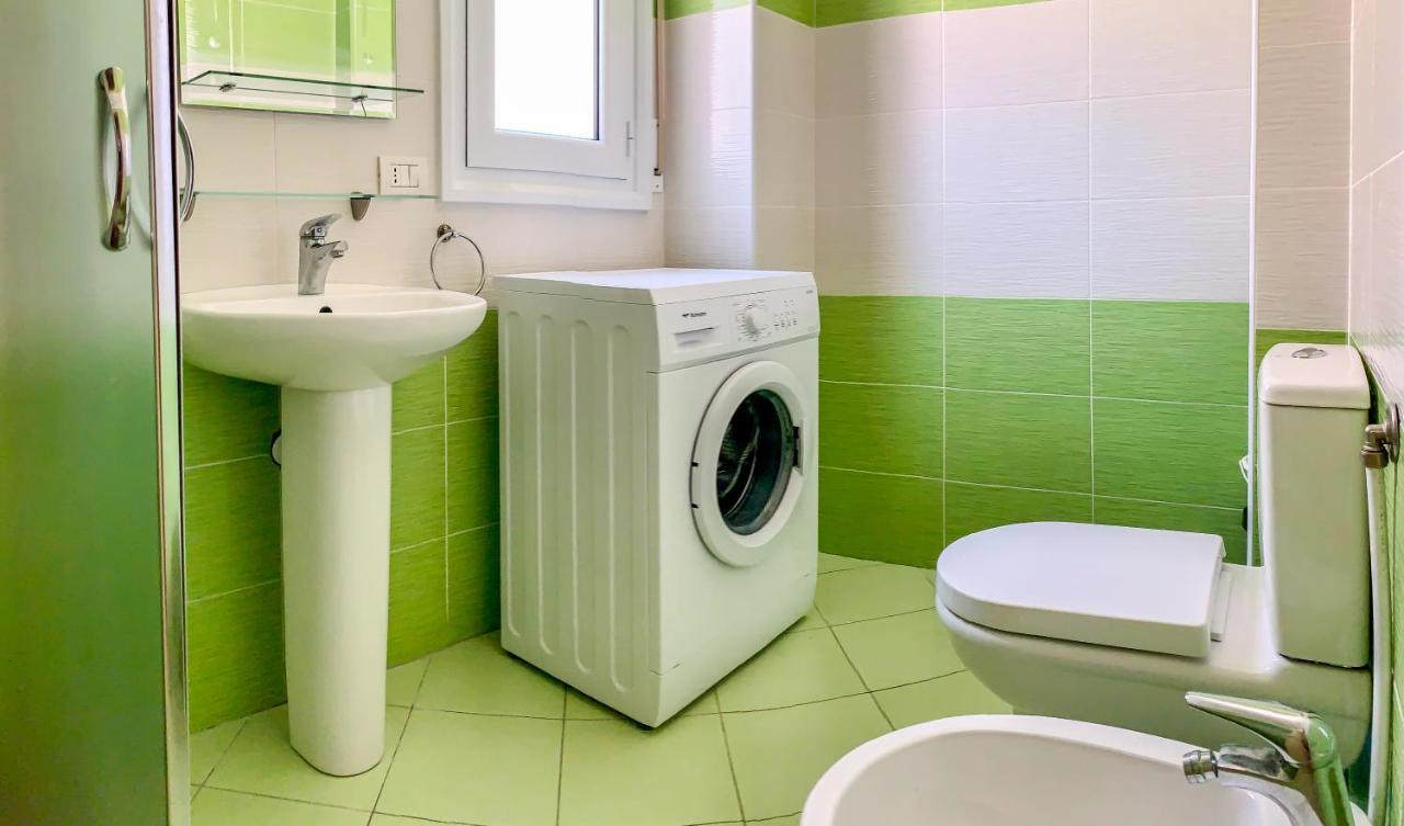 Endy Apartaments Orikum Buitenkant foto