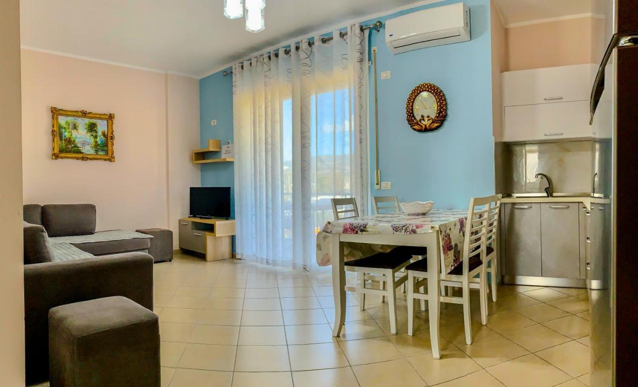 Endy Apartaments Orikum Buitenkant foto