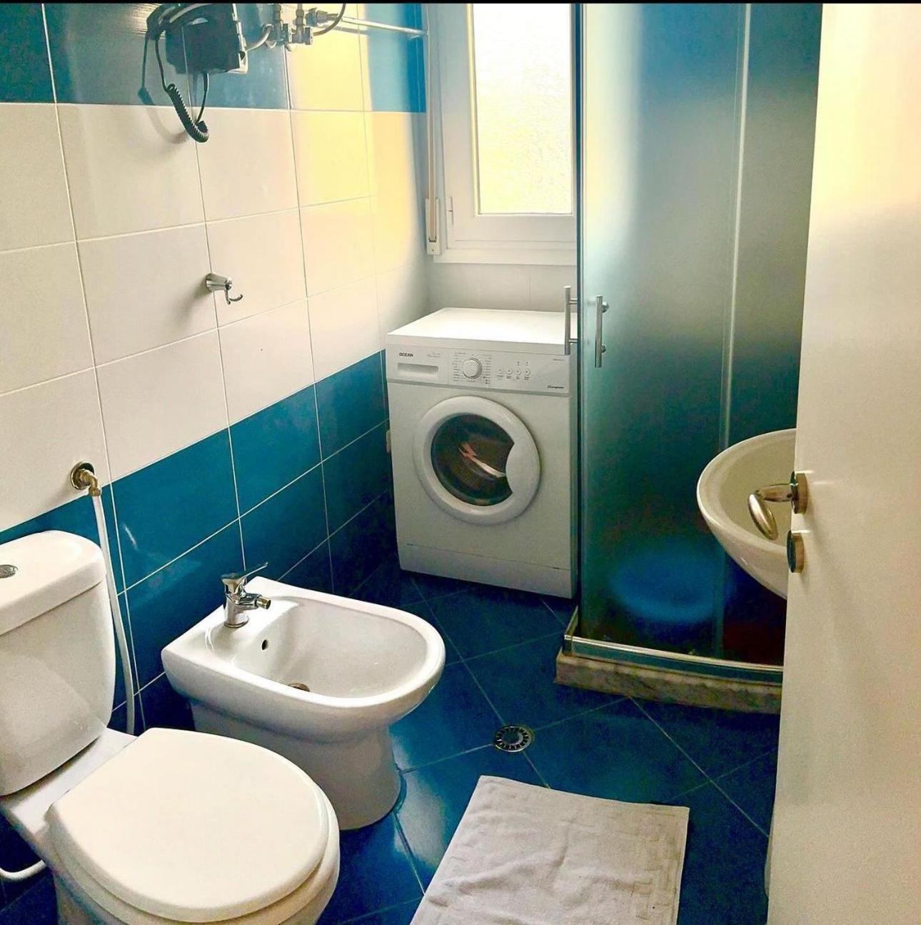 Endy Apartaments Orikum Buitenkant foto