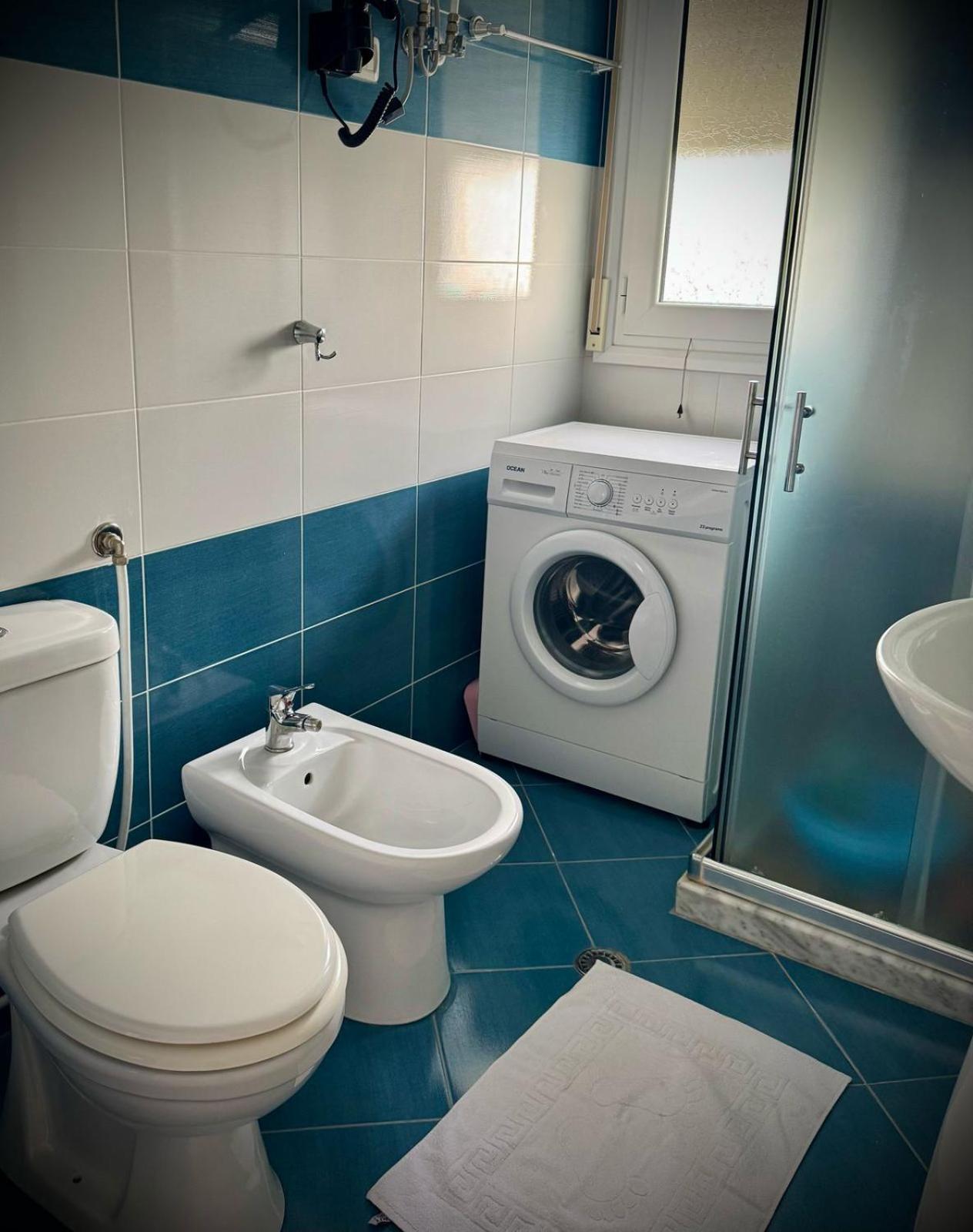 Endy Apartaments Orikum Buitenkant foto